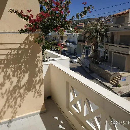Renia - 4 Adults * Agia Pelagia (Crete)