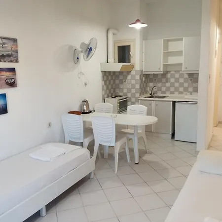 Renia - 4 Adults Apartment
